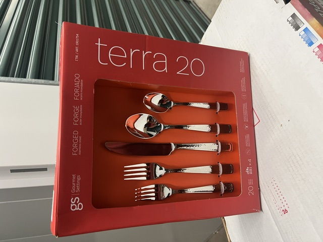 GOURMET SETTINGS 20PC