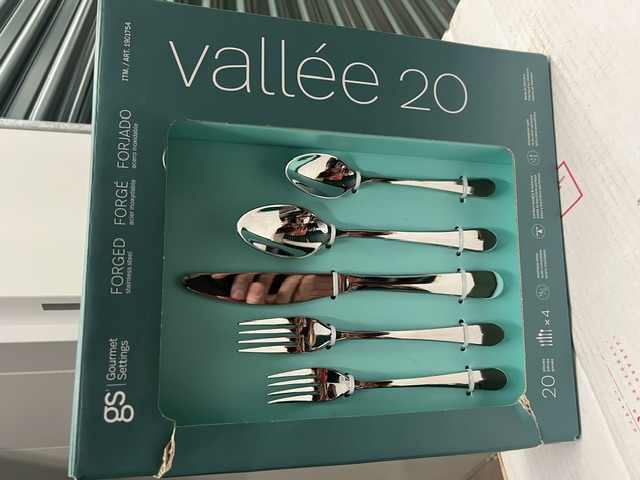 GOURMET SETTINGS 20PC